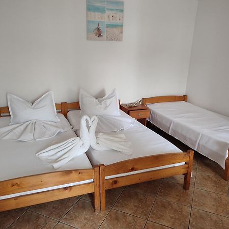Casa Ellamy Hotel Două Mai Екстериор снимка