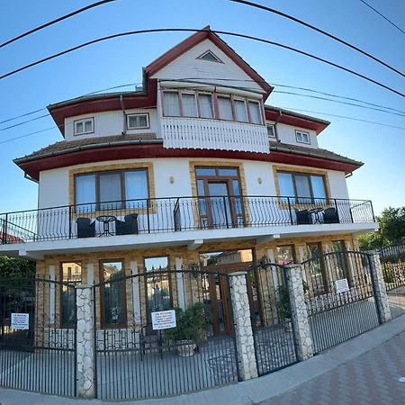 Casa Ellamy Hotel Două Mai Екстериор снимка