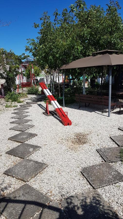 Casa Ellamy Hotel Două Mai Екстериор снимка