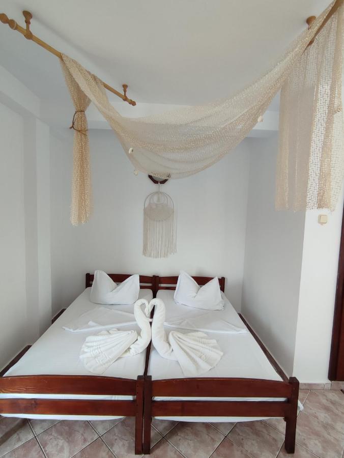 Casa Ellamy Hotel Două Mai Екстериор снимка