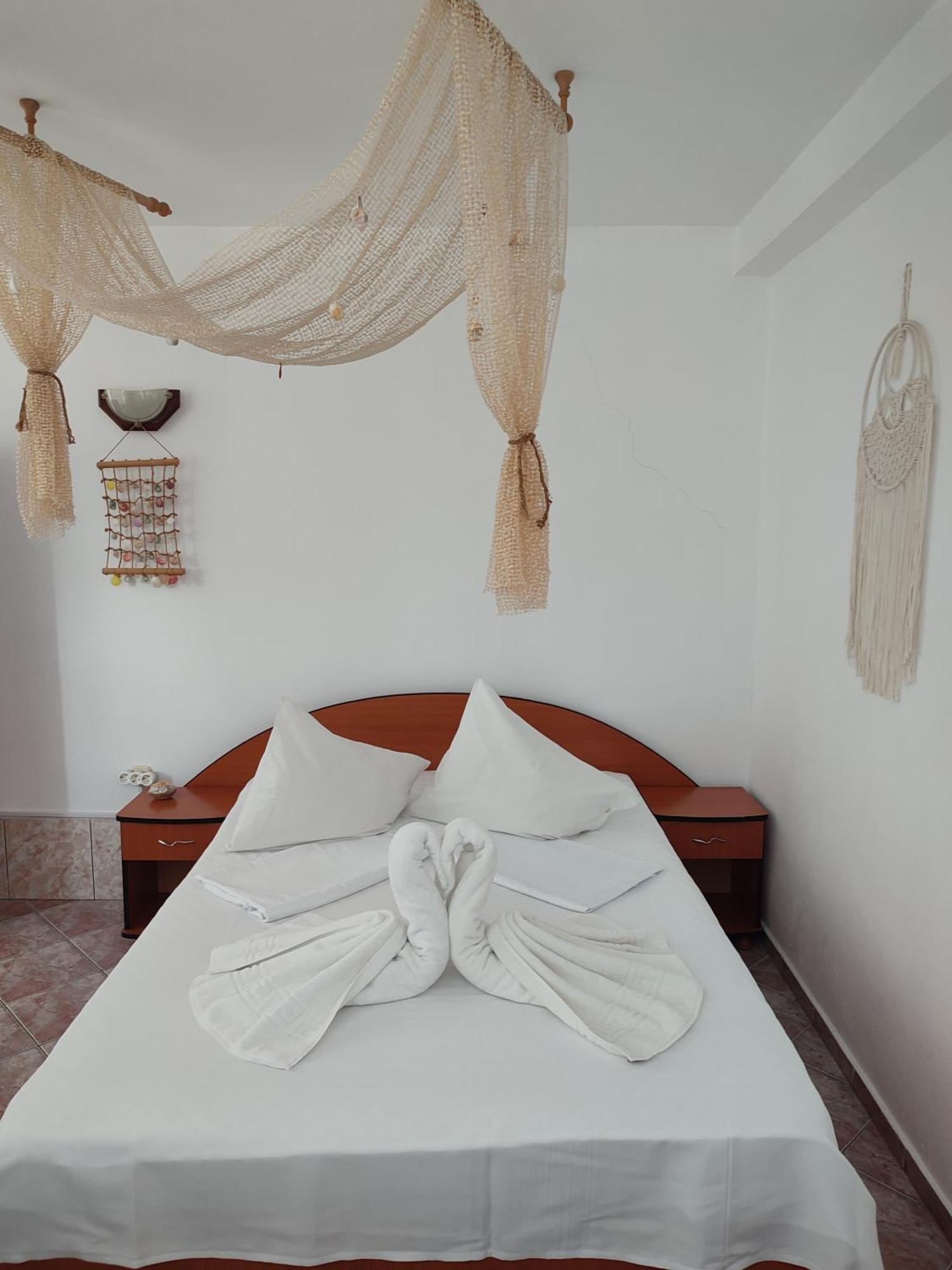 Casa Ellamy Hotel Două Mai Екстериор снимка