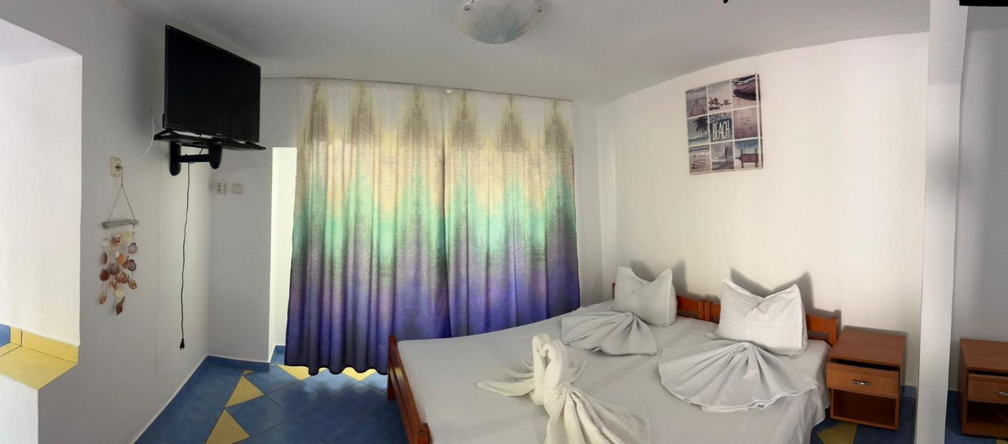 Casa Ellamy Hotel Două Mai Екстериор снимка