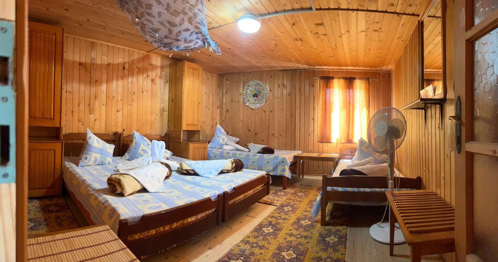 Casa Ellamy Hotel Două Mai Екстериор снимка