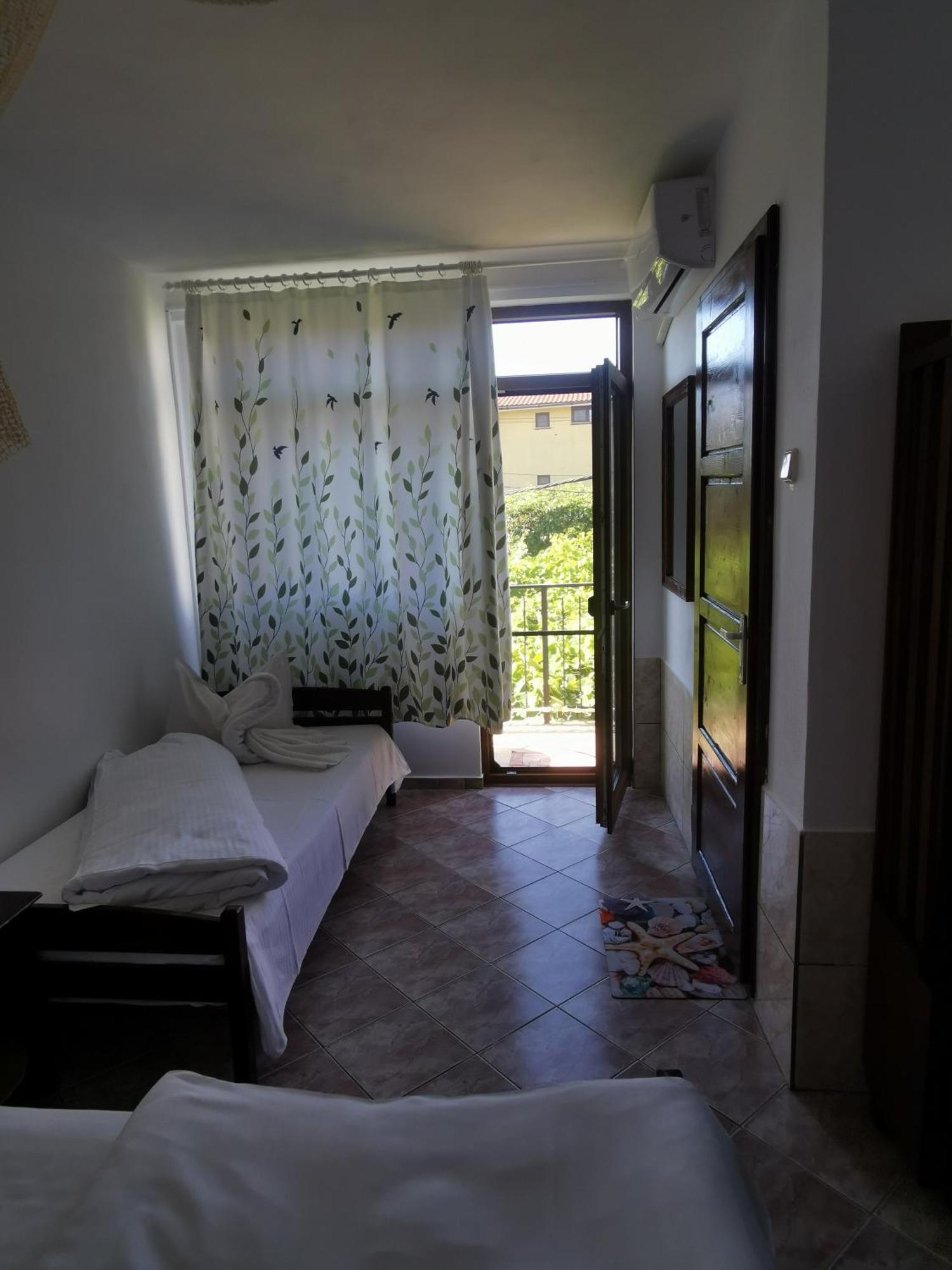 Casa Ellamy Hotel Două Mai Екстериор снимка